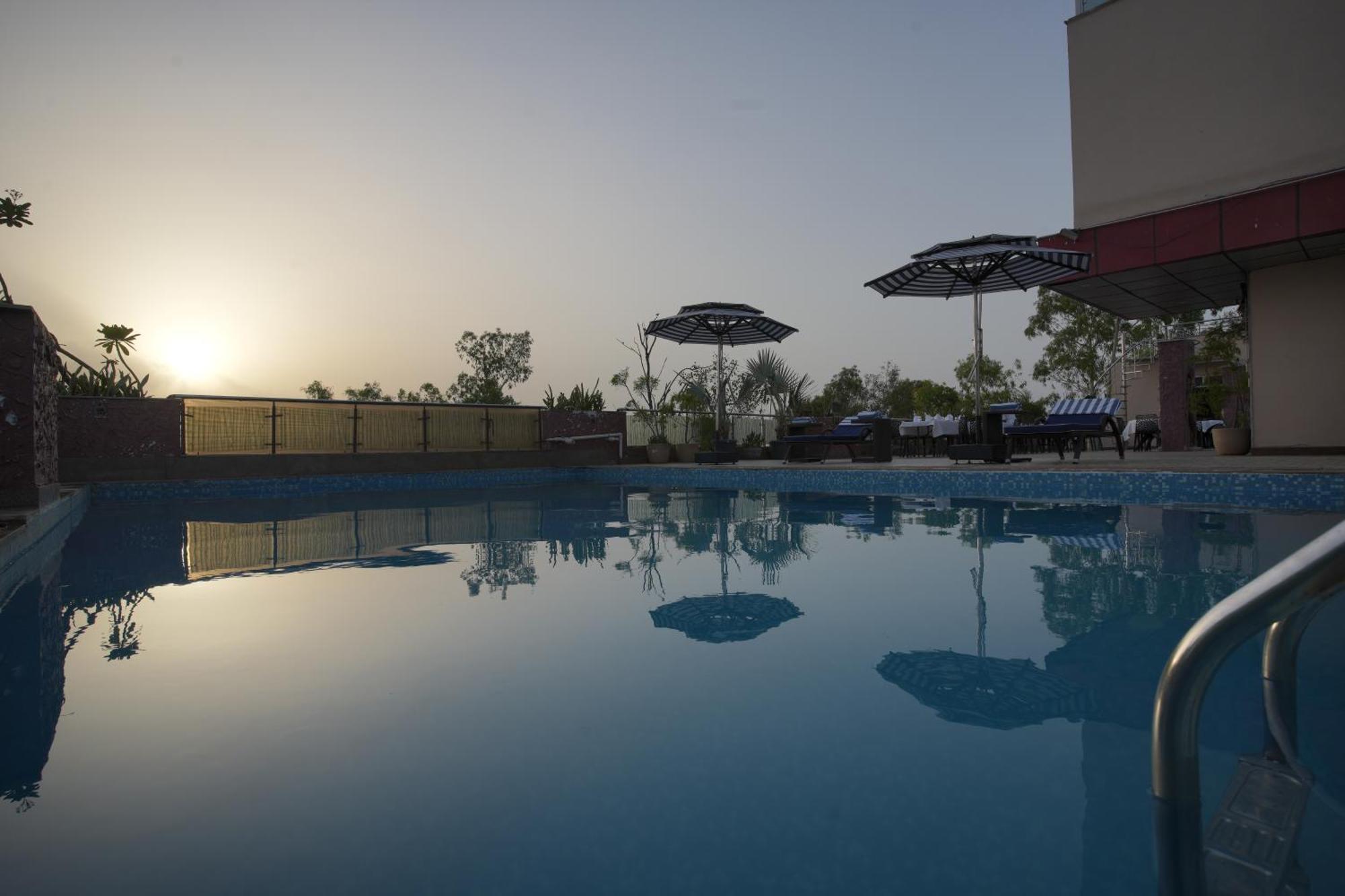 Hotel Atulyaa Taj Agra  Exteriér fotografie
