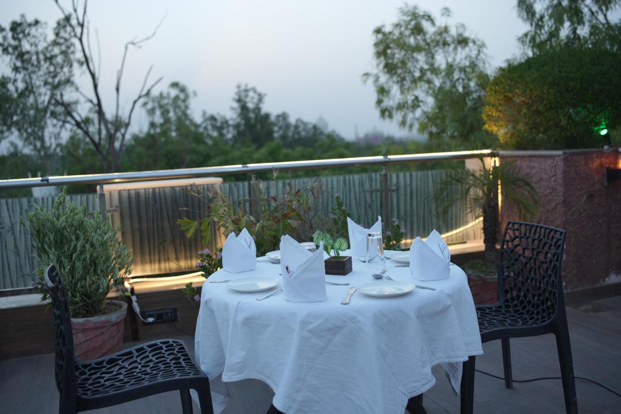Hotel Atulyaa Taj Agra  Exteriér fotografie